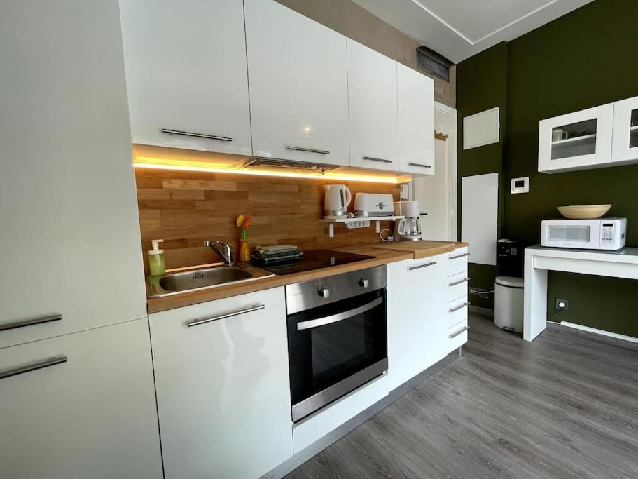 La Room: Seaside Apartment + Terrace + Parking マントン エクステリア 写真